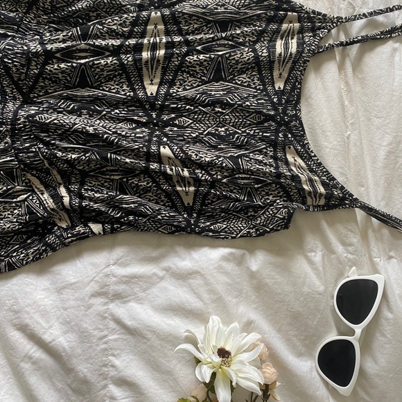 Jump suit - Picture 2 of 3